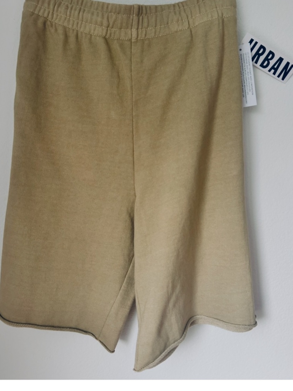 Men’s BDG Urban Outfitters Khaki Knit Lounge Shorts Raw Hem Medium NWT